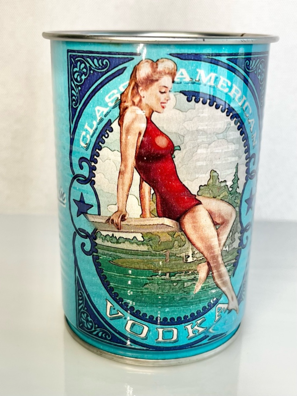 ✨Deep Eddy Vodka Decorative Tin Can – Vintage Pin-Up Style❤️‍🔥